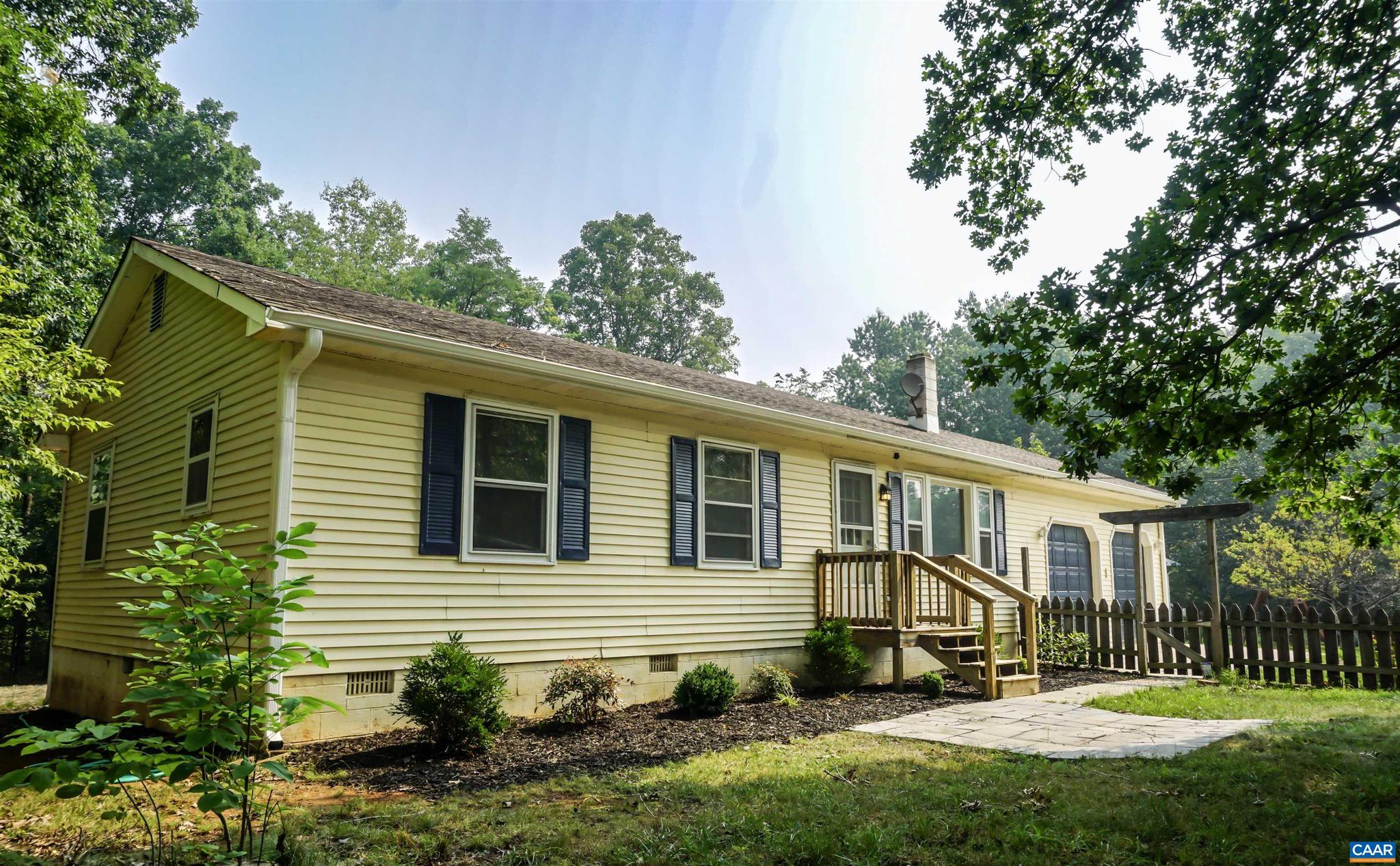 112 PINES LN