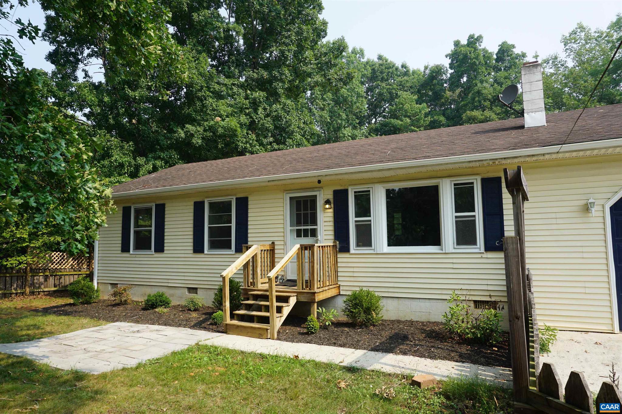 112 PINES LN