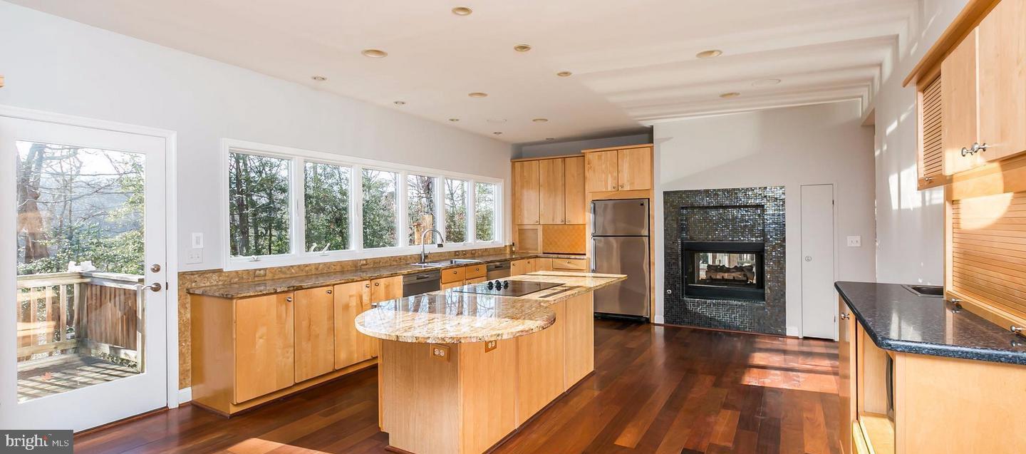 EDGEWATER - Residential