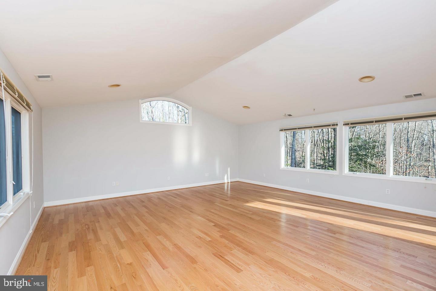 EDGEWATER - Residential