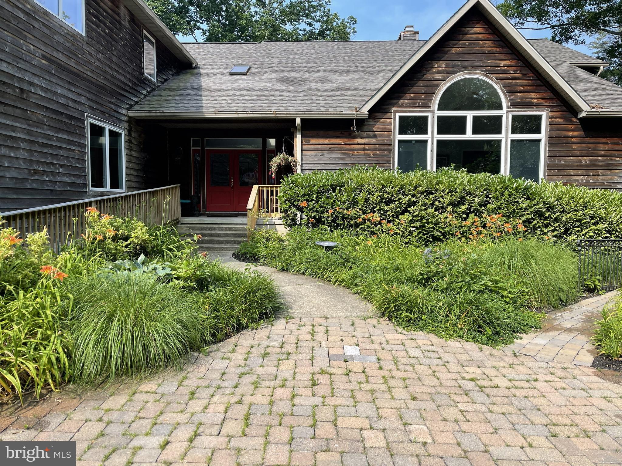 EDGEWATER - Residential