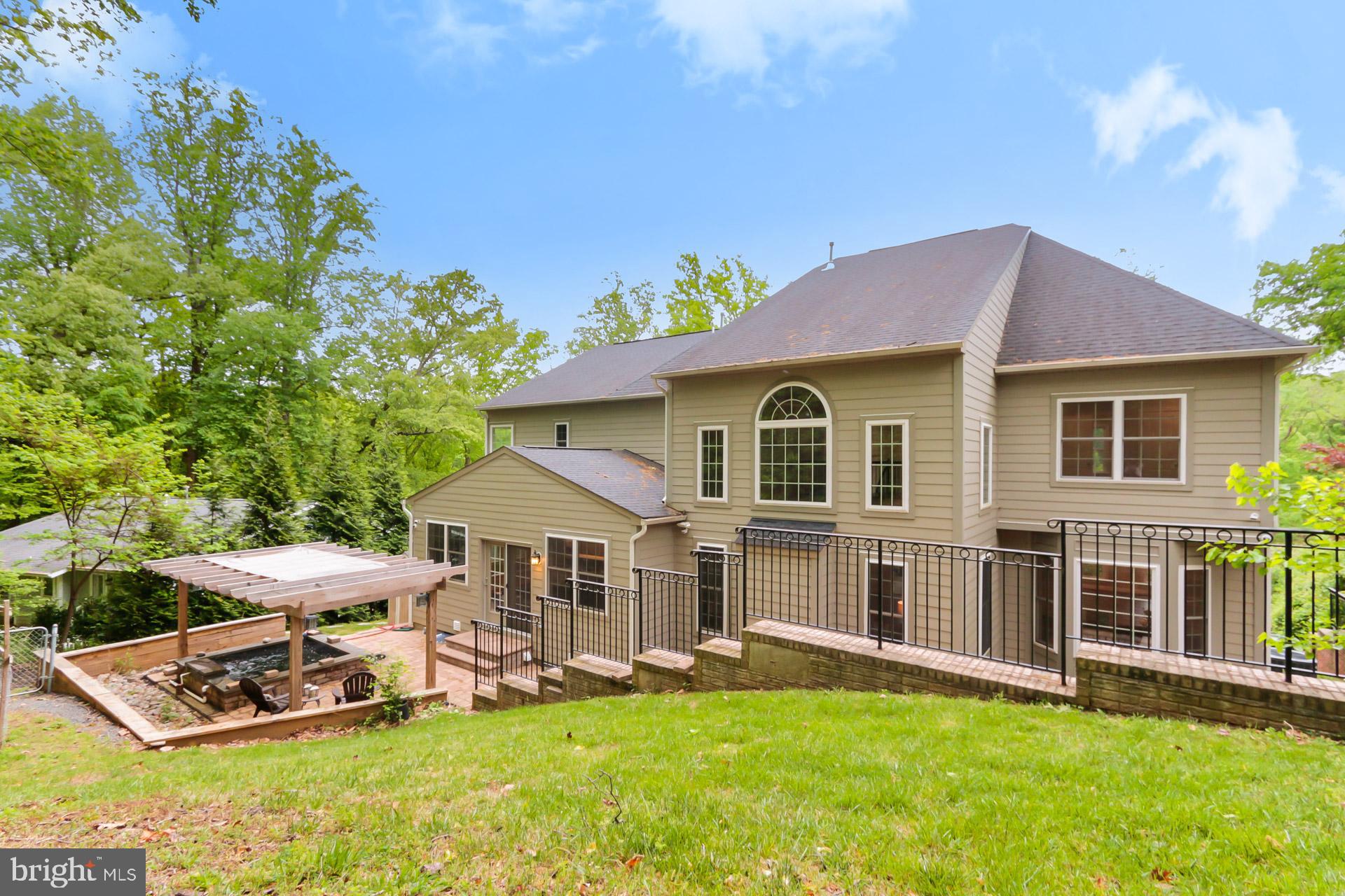 LAKE BARCROFT - Residential Lease