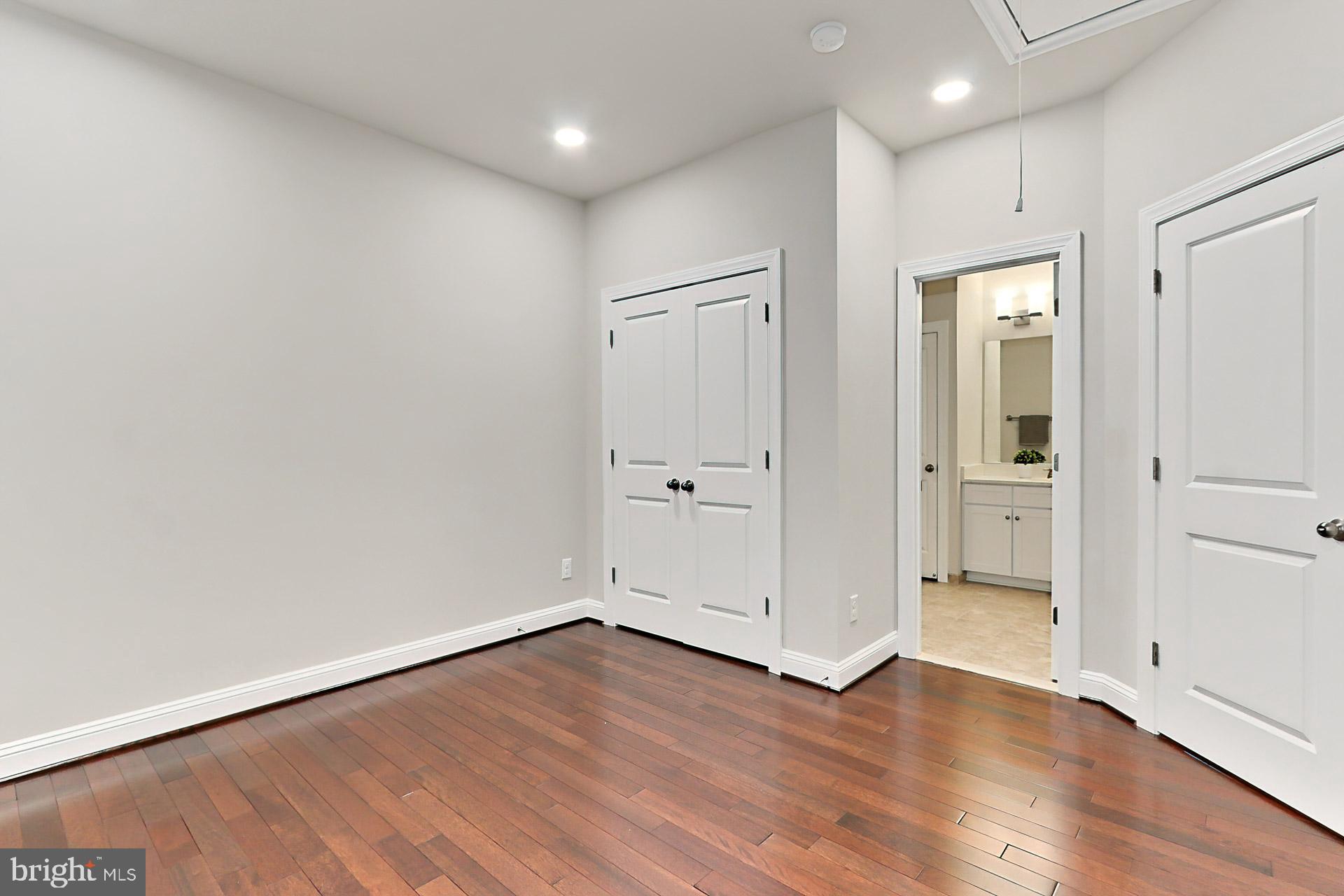 LAKE BARCROFT - Residential Lease