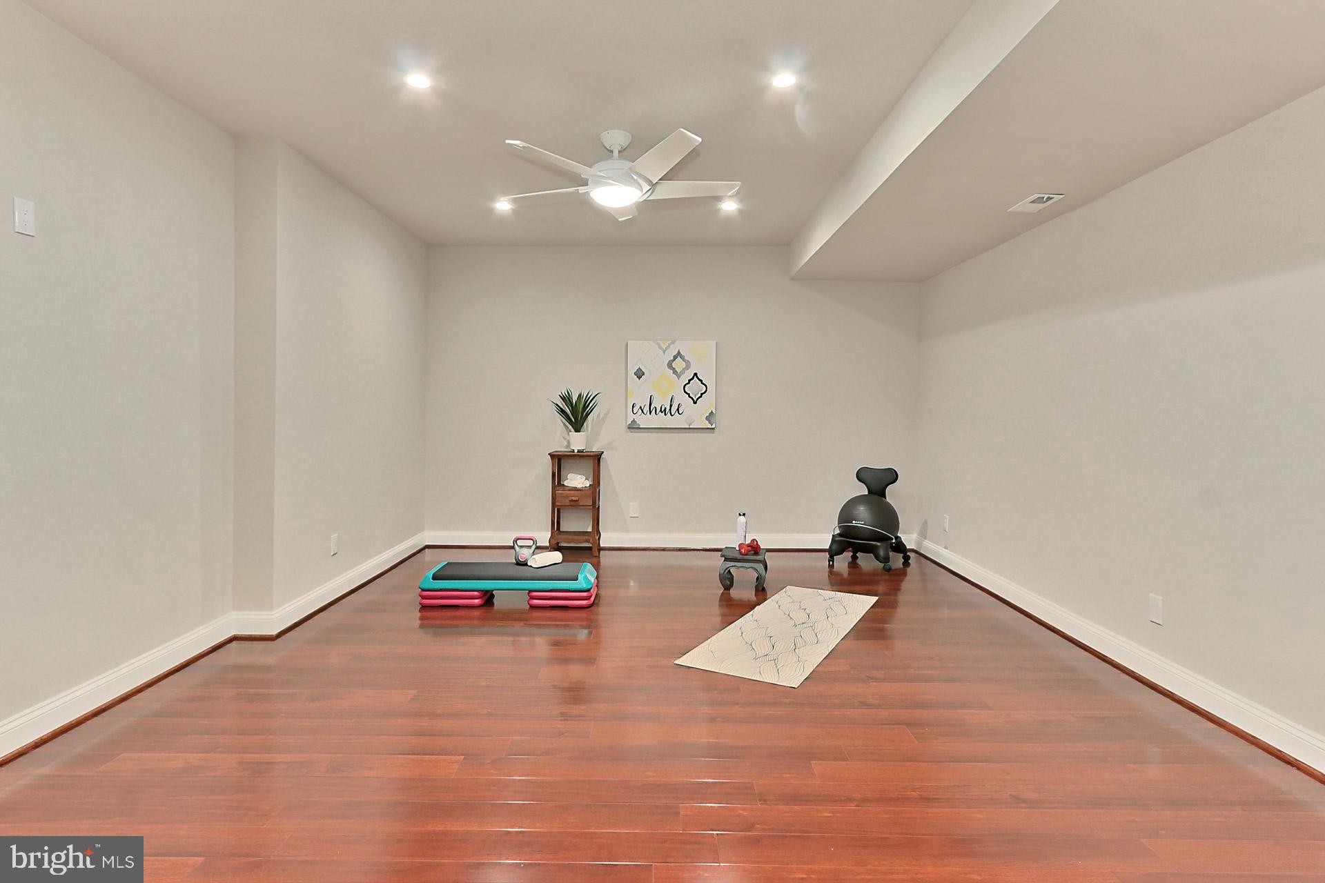 LAKE BARCROFT - Residential Lease