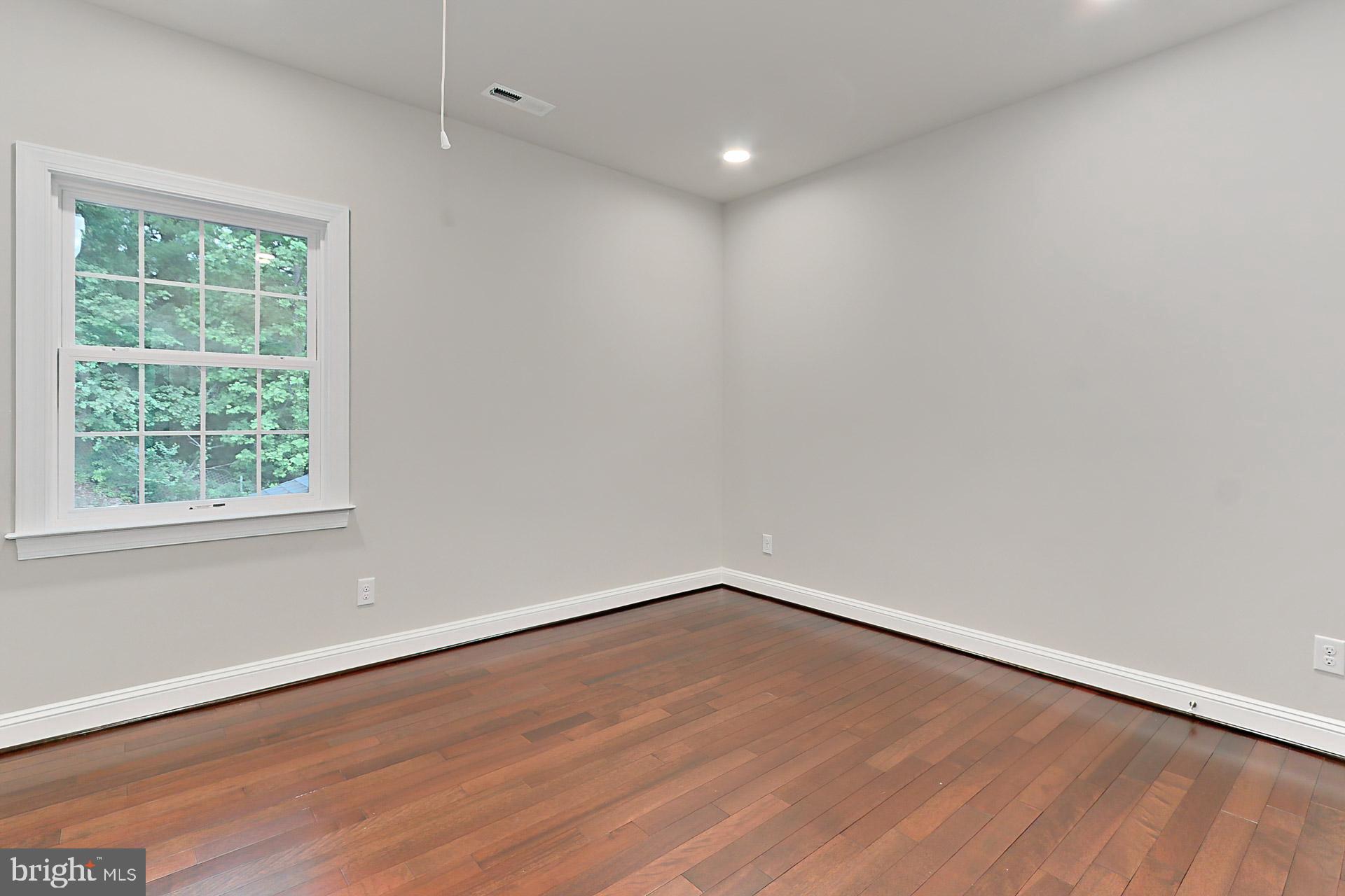 LAKE BARCROFT - Residential Lease