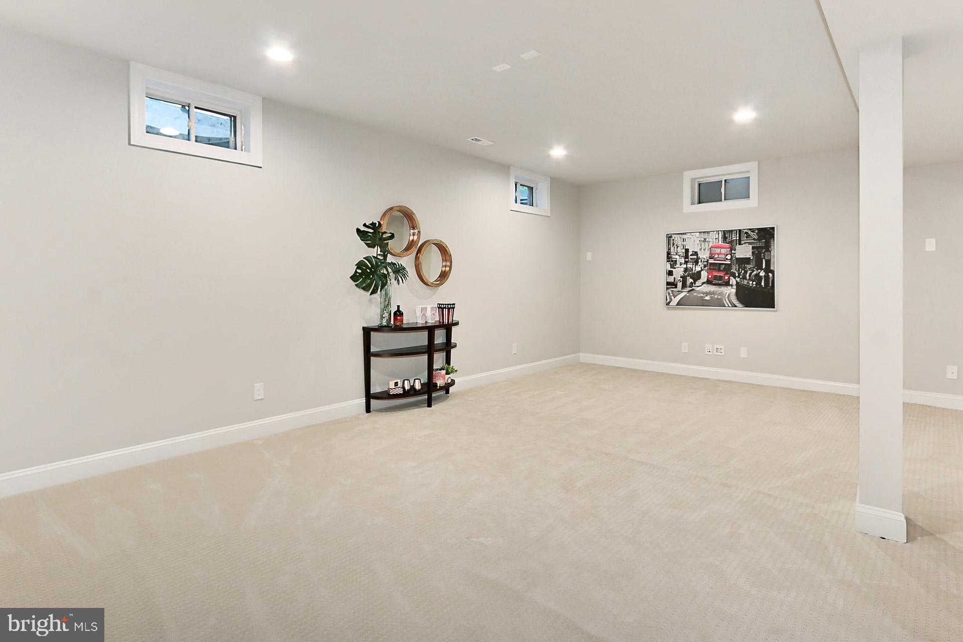 LAKE BARCROFT - Residential Lease