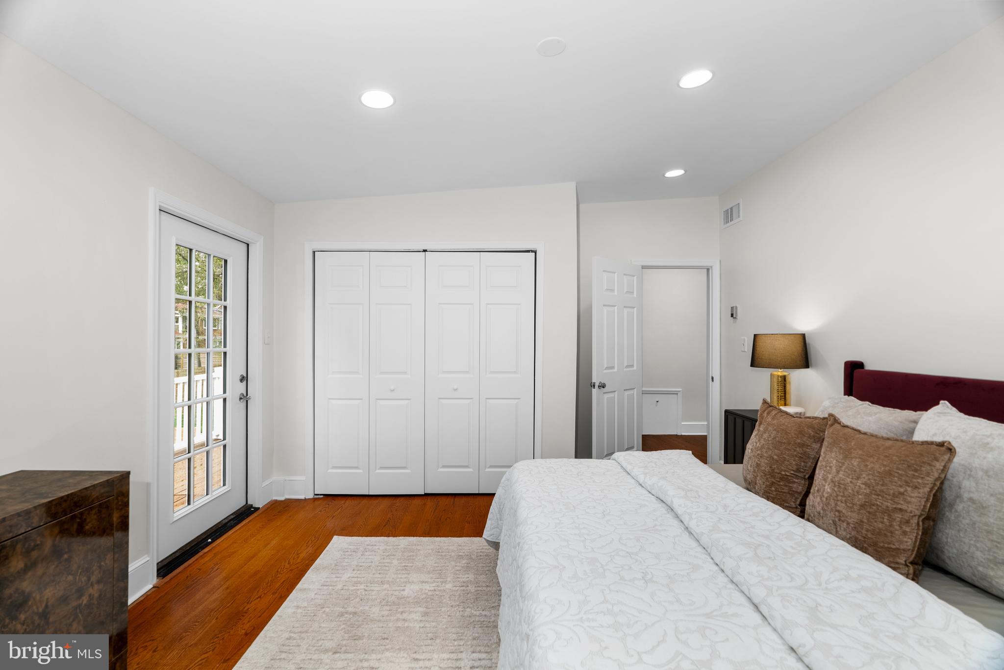 NEW ALEXANDRIA - Residential