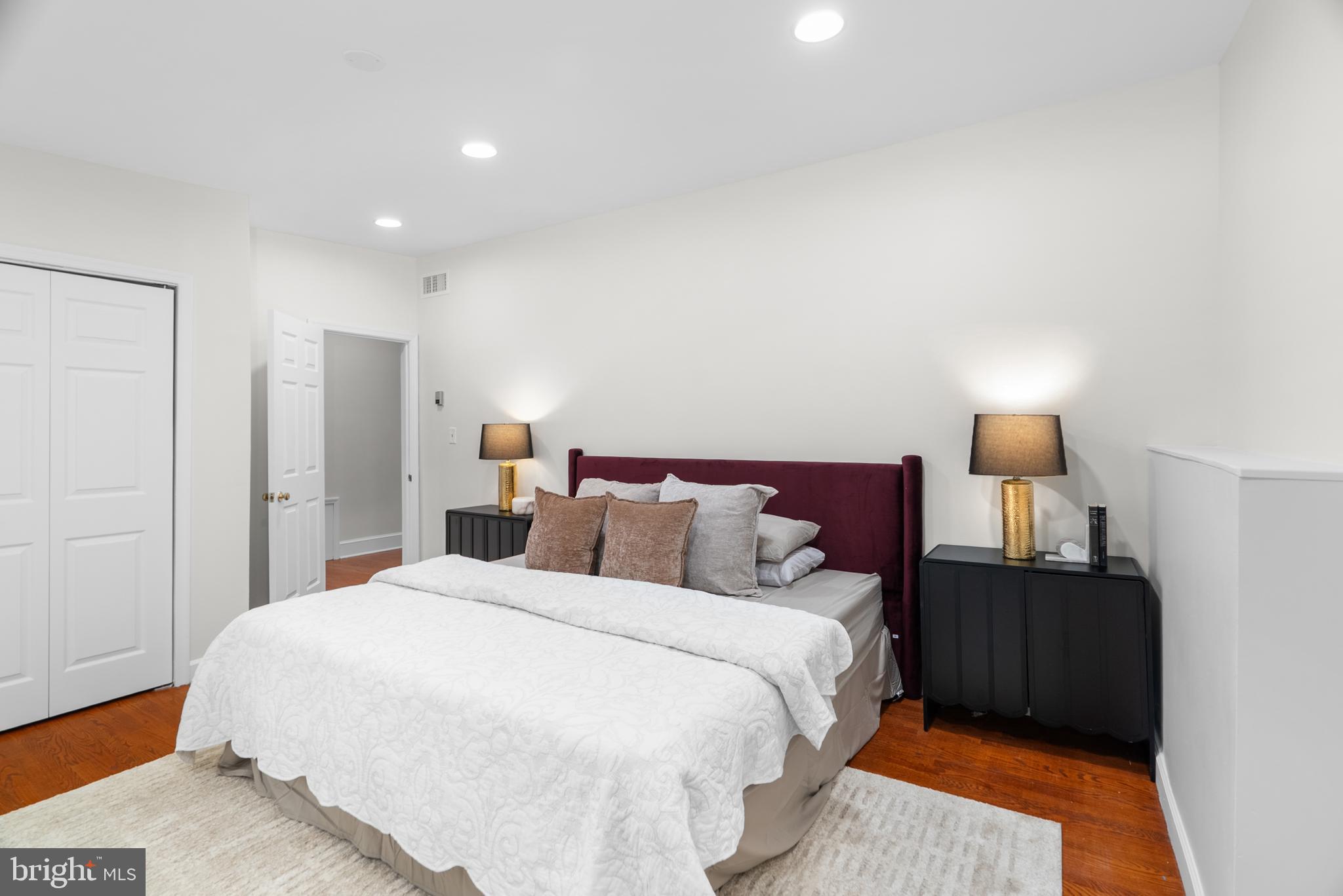 NEW ALEXANDRIA - Residential