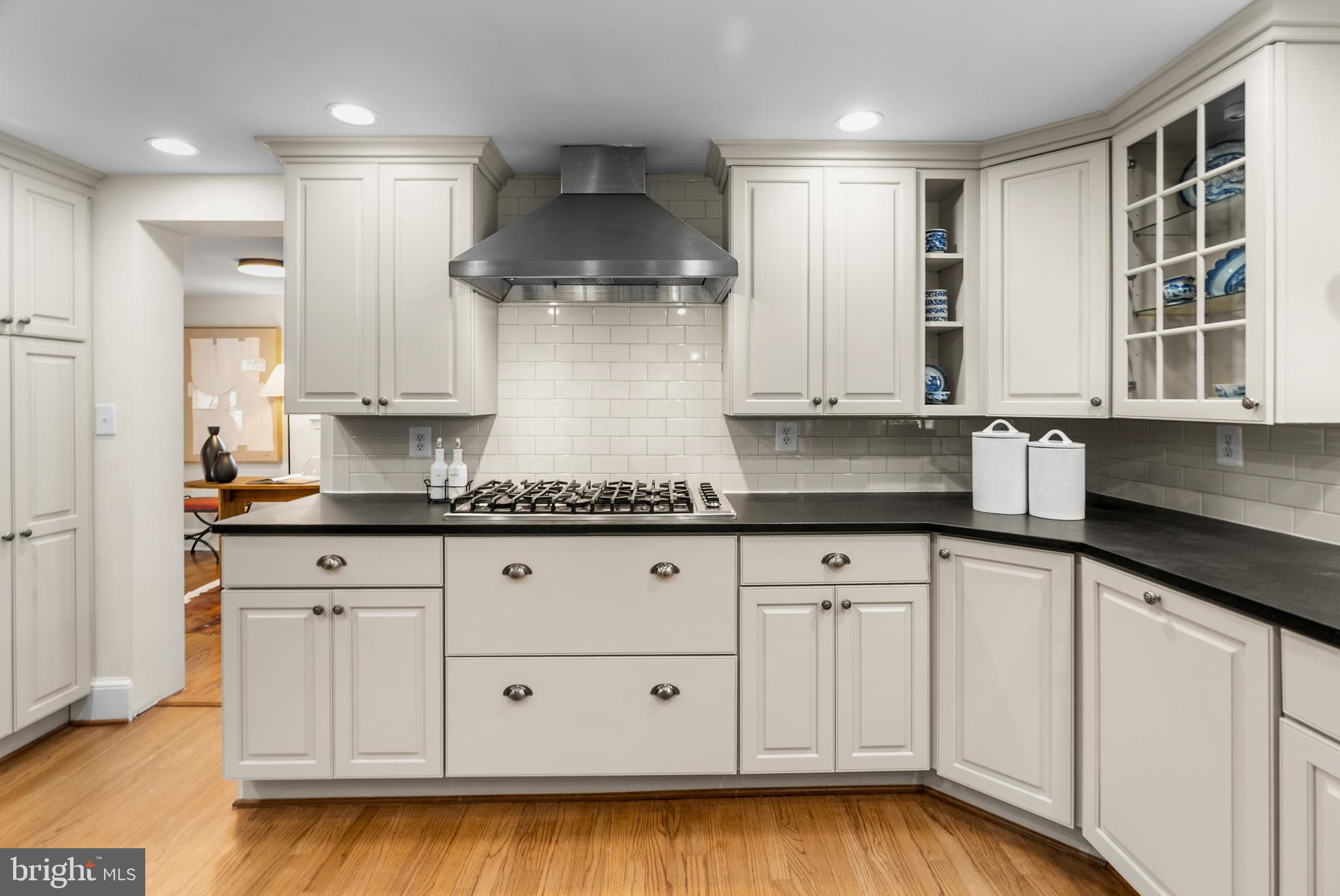 NEW ALEXANDRIA - Residential