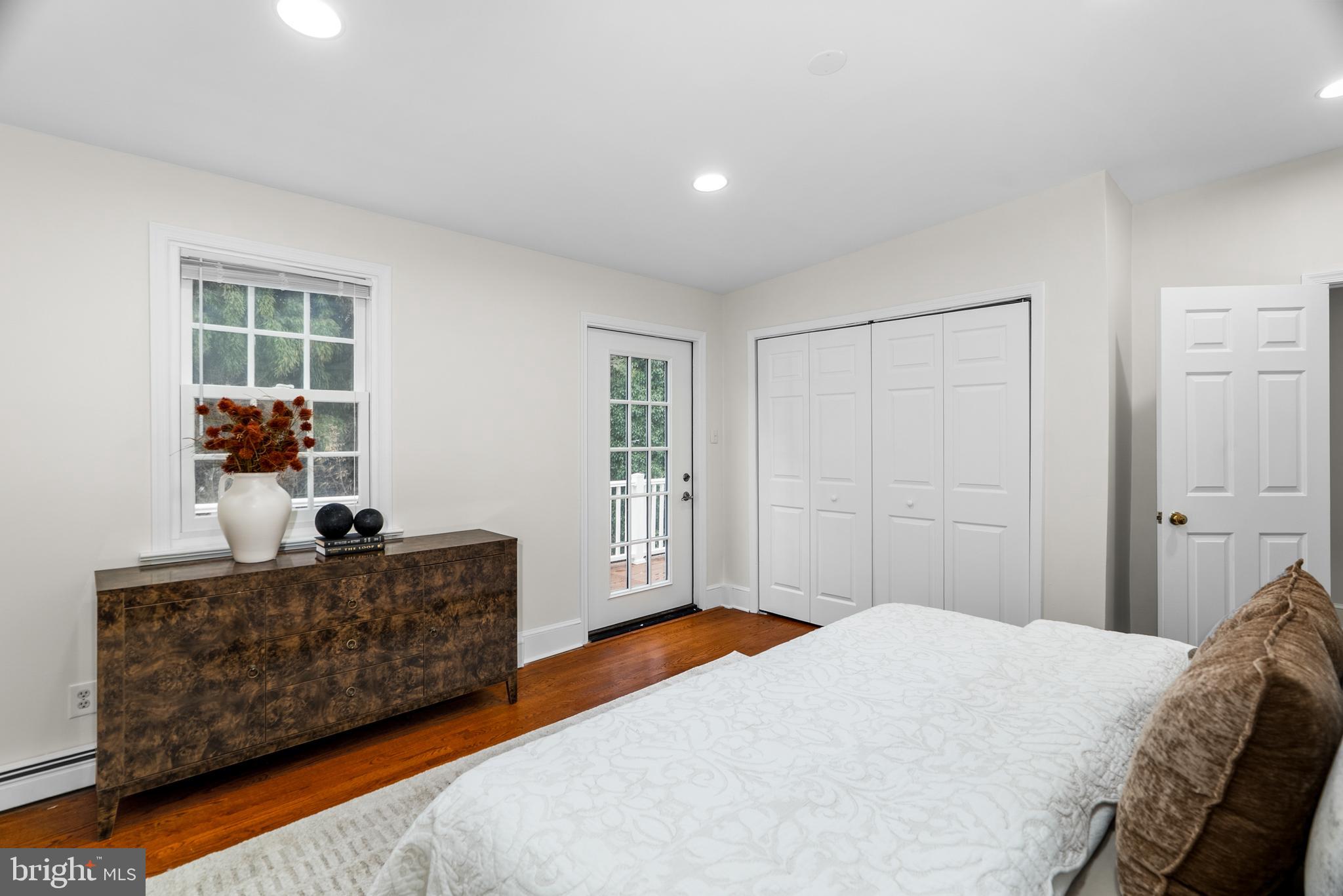 NEW ALEXANDRIA - Residential