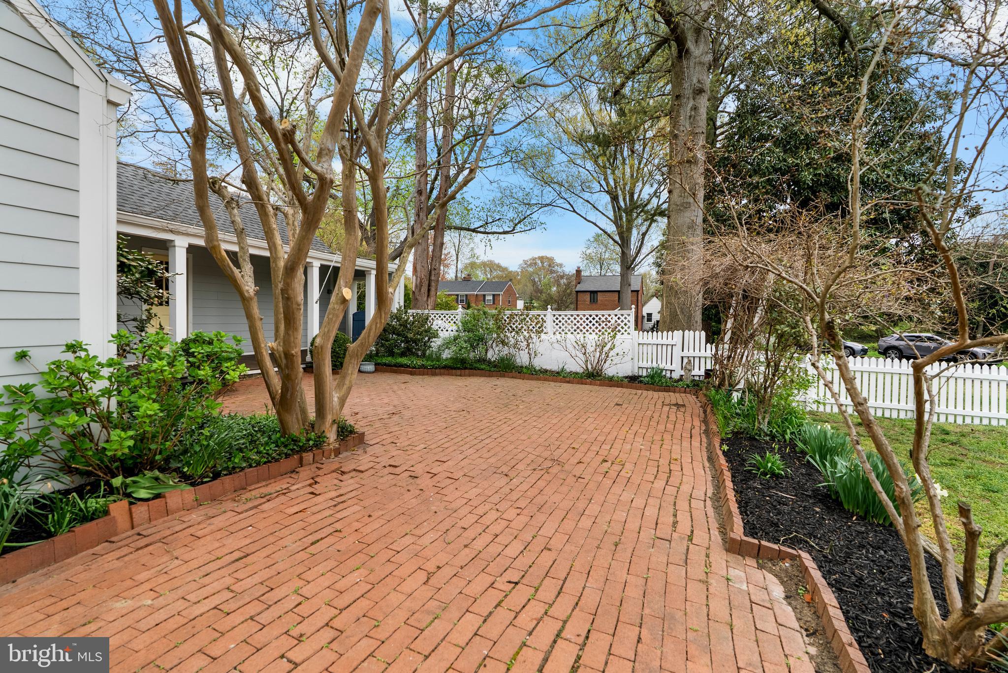 NEW ALEXANDRIA - Residential