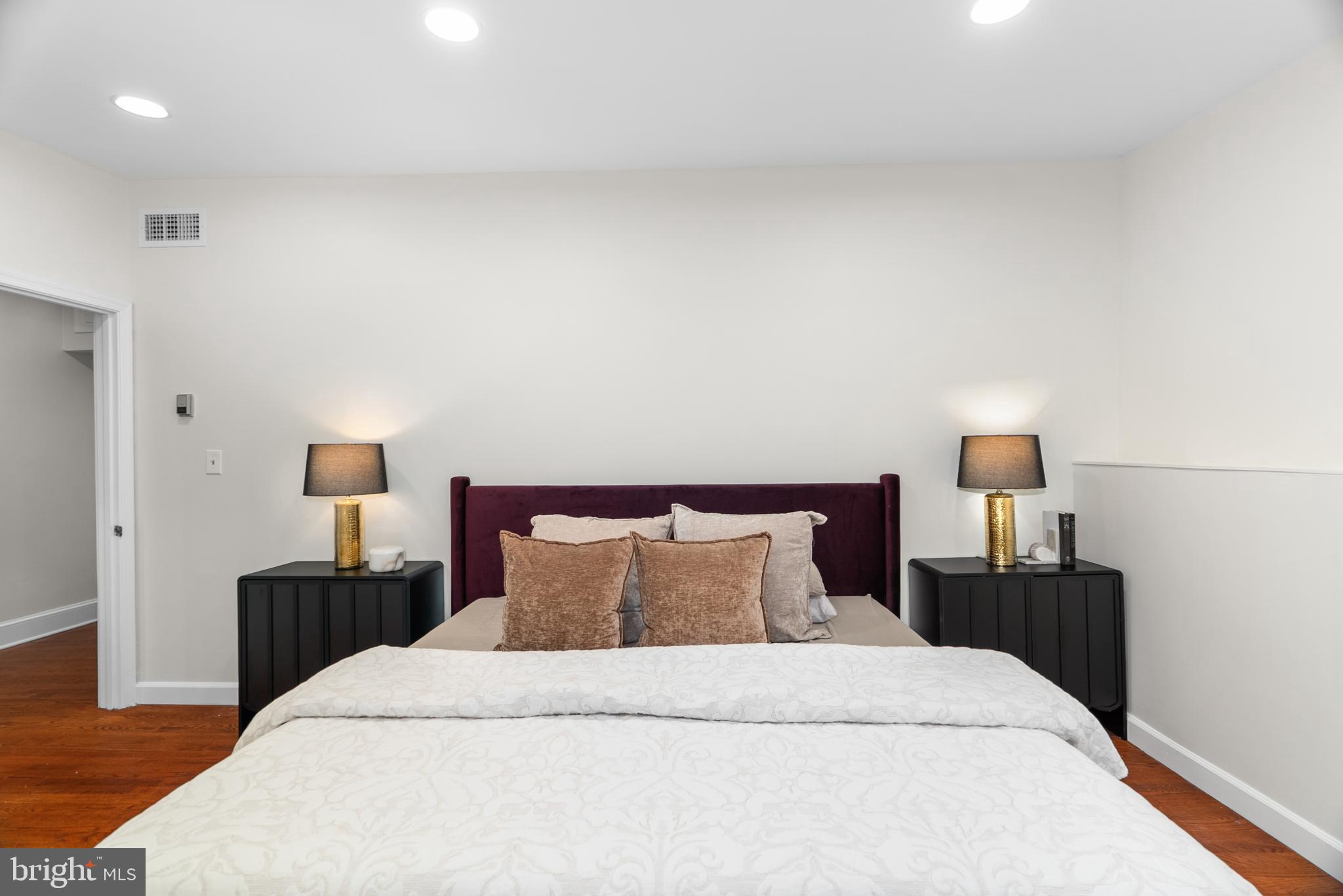 NEW ALEXANDRIA - Residential