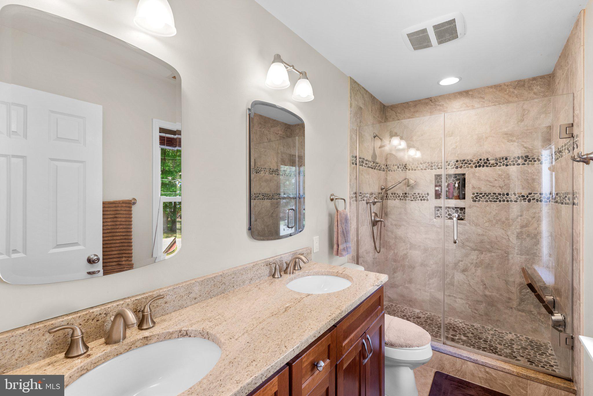 CAPE MCKINSEY - Residential