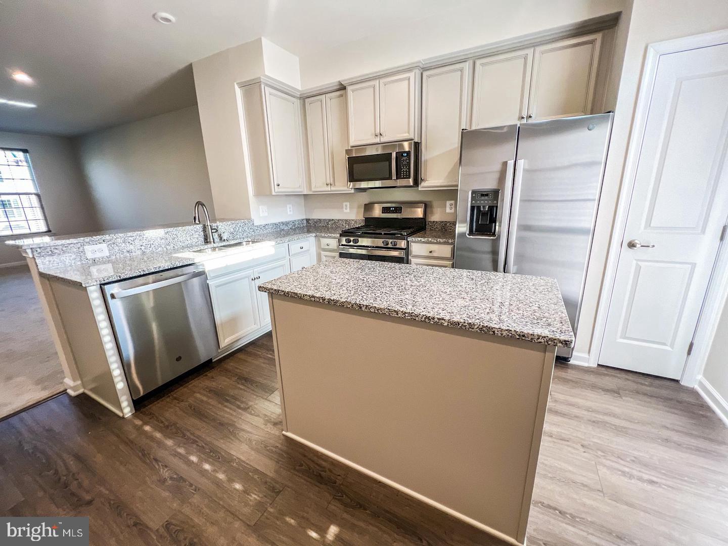 PARKSIDE - Residential Lease