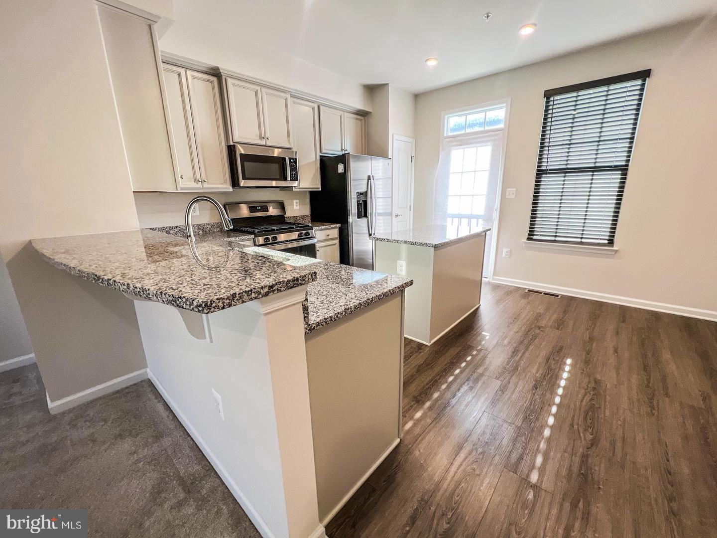 PARKSIDE - Residential Lease