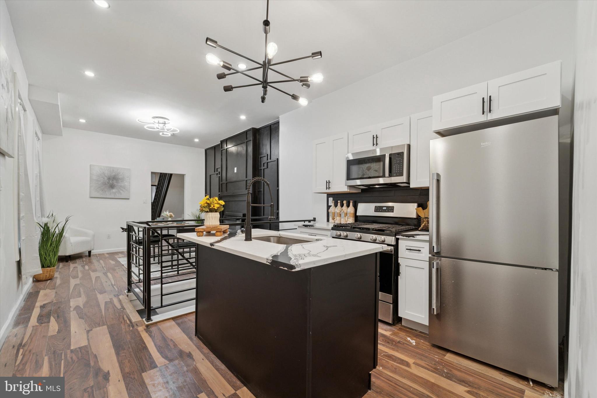 STRAWBERRY MANSION - Residential