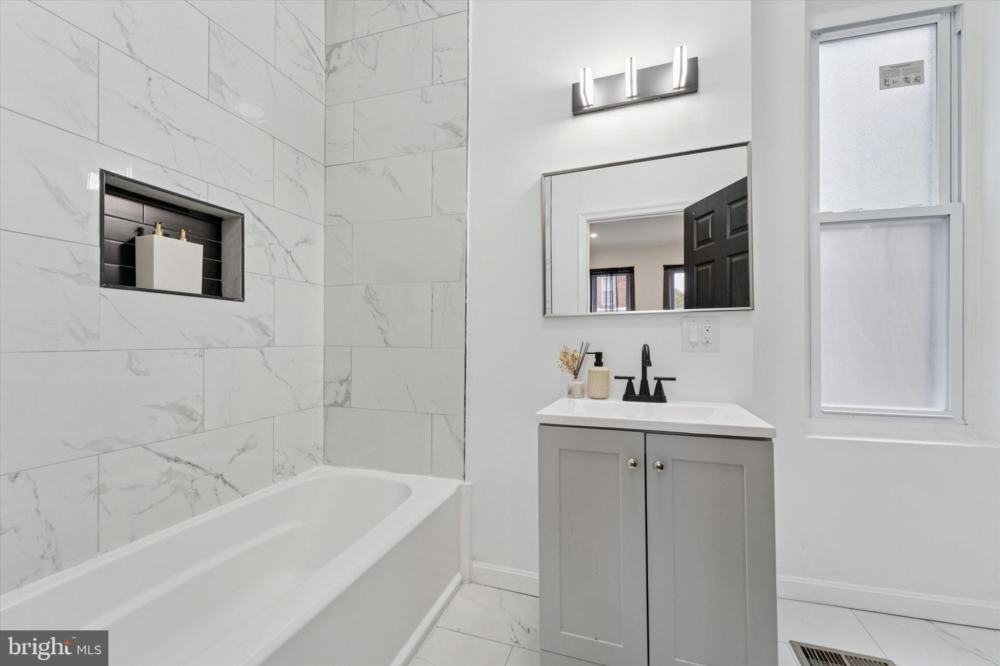 STRAWBERRY MANSION - Residential