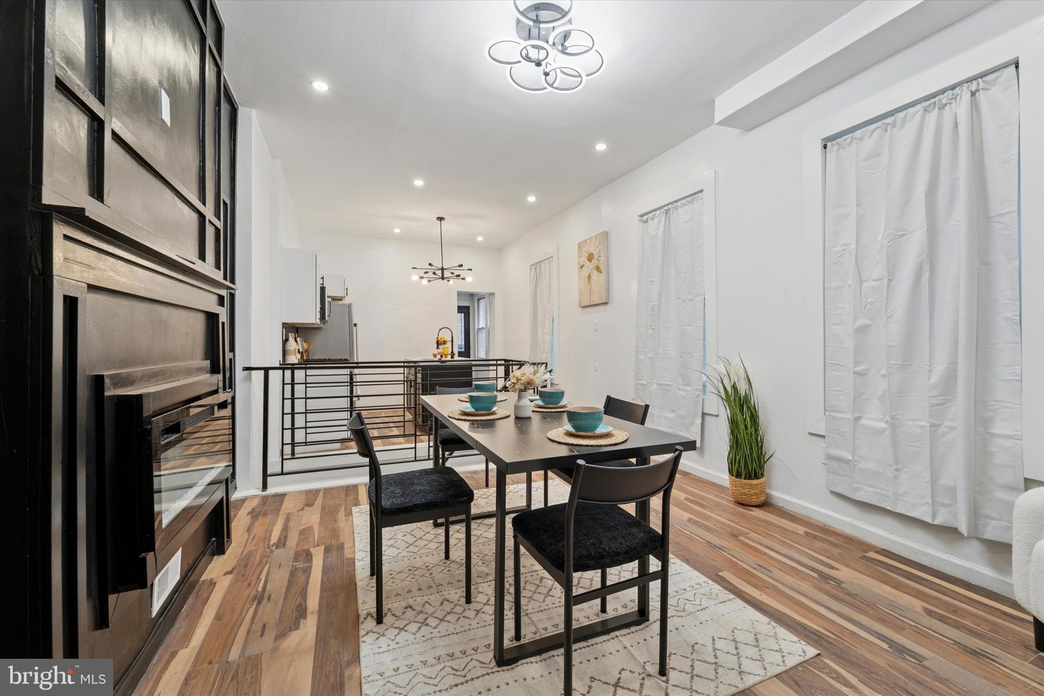 STRAWBERRY MANSION - Residential