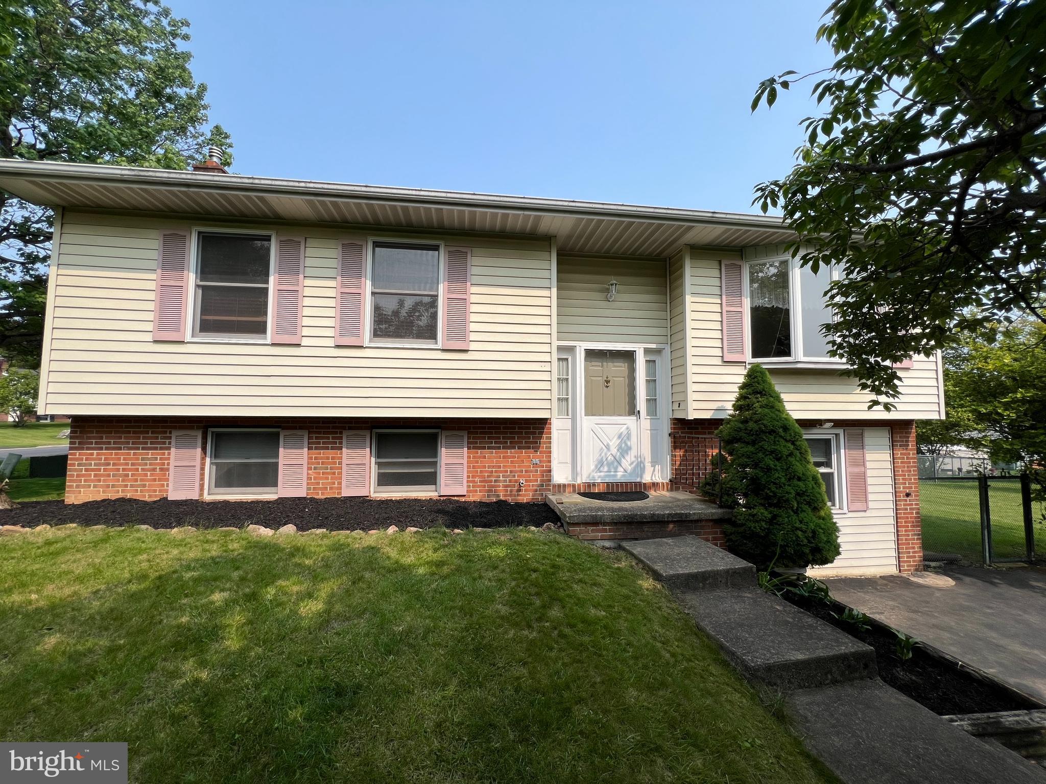 2019 CHELSEA LANE