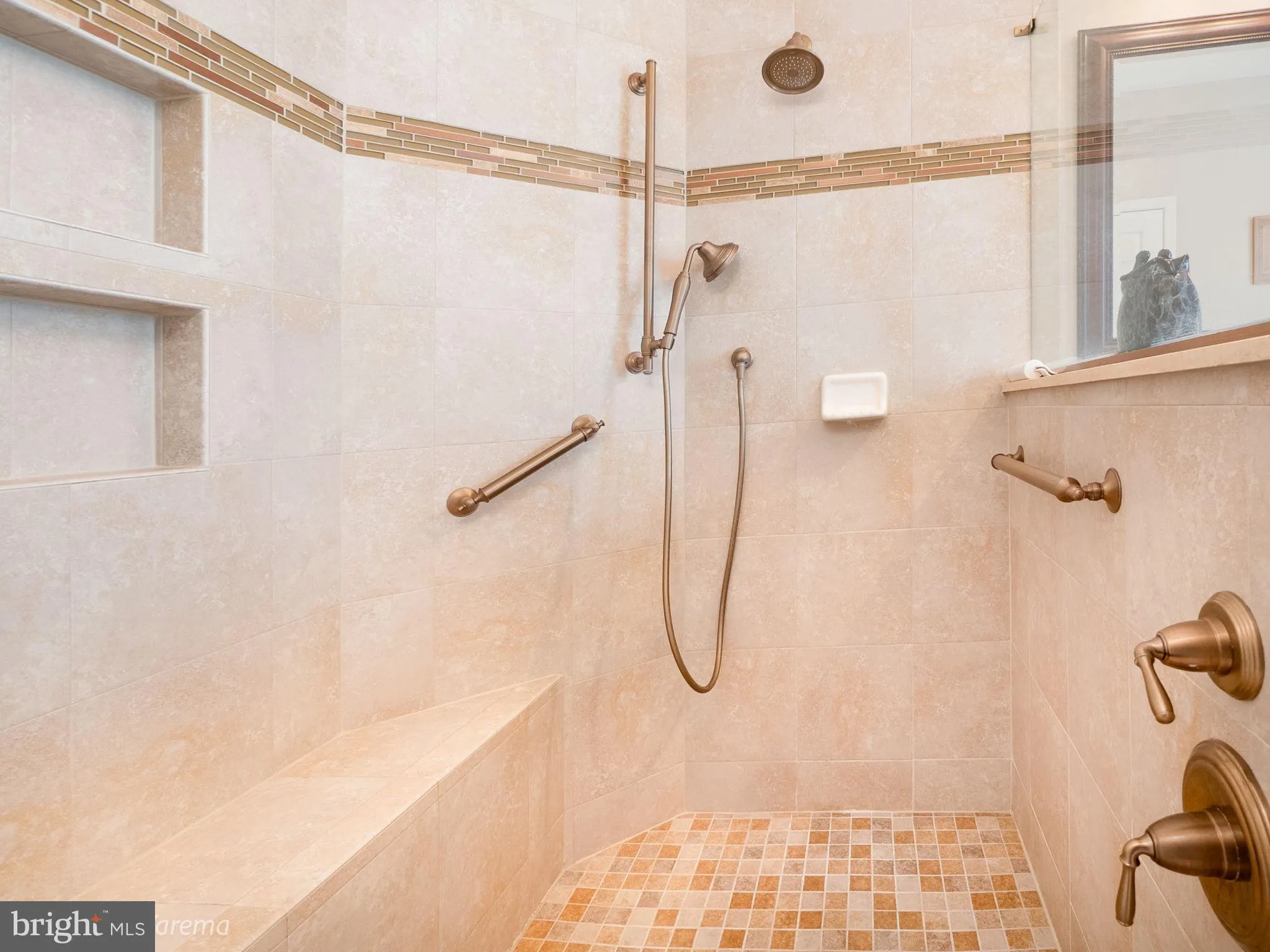 Center Valley, Pennsylvania 18034, United States, 2 Bedrooms Bedrooms, ,2 BathroomsBathrooms,Residential,Active,138639