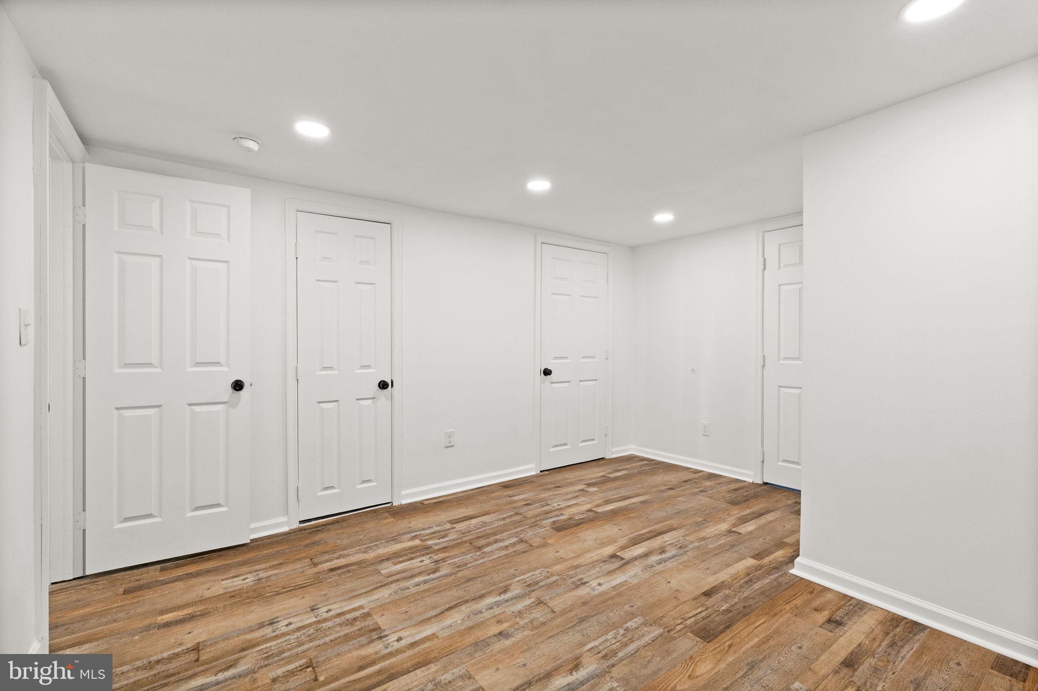 WEST OAK LANE - Residential