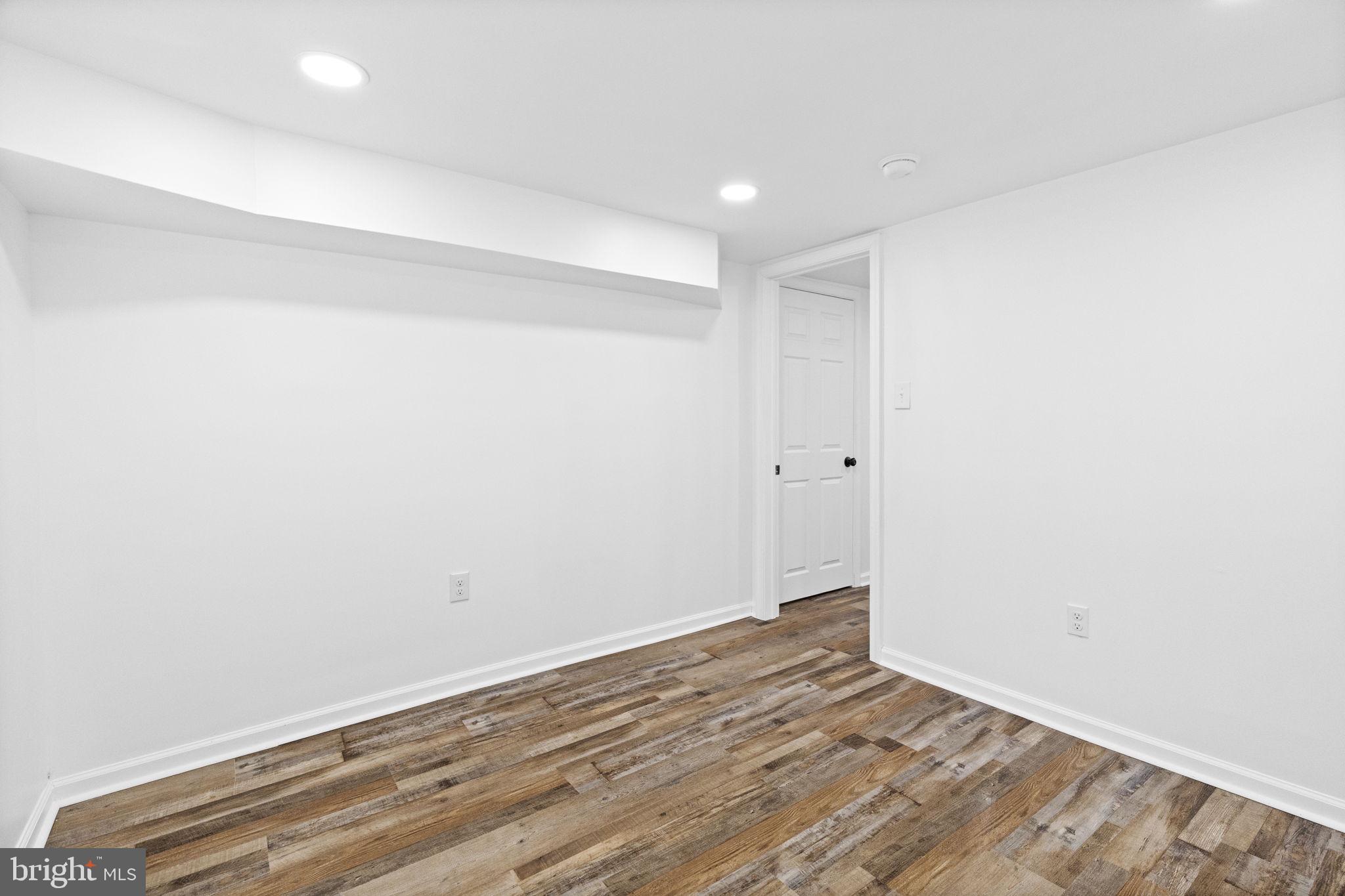 WEST OAK LANE - Residential