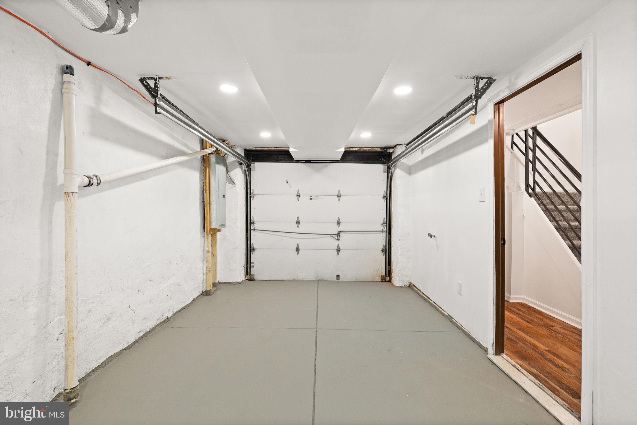 WEST OAK LANE - Residential