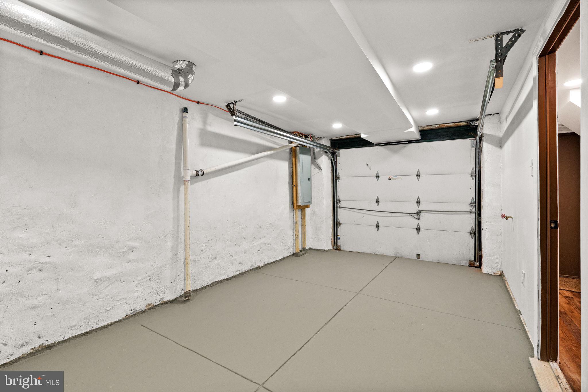 WEST OAK LANE - Residential