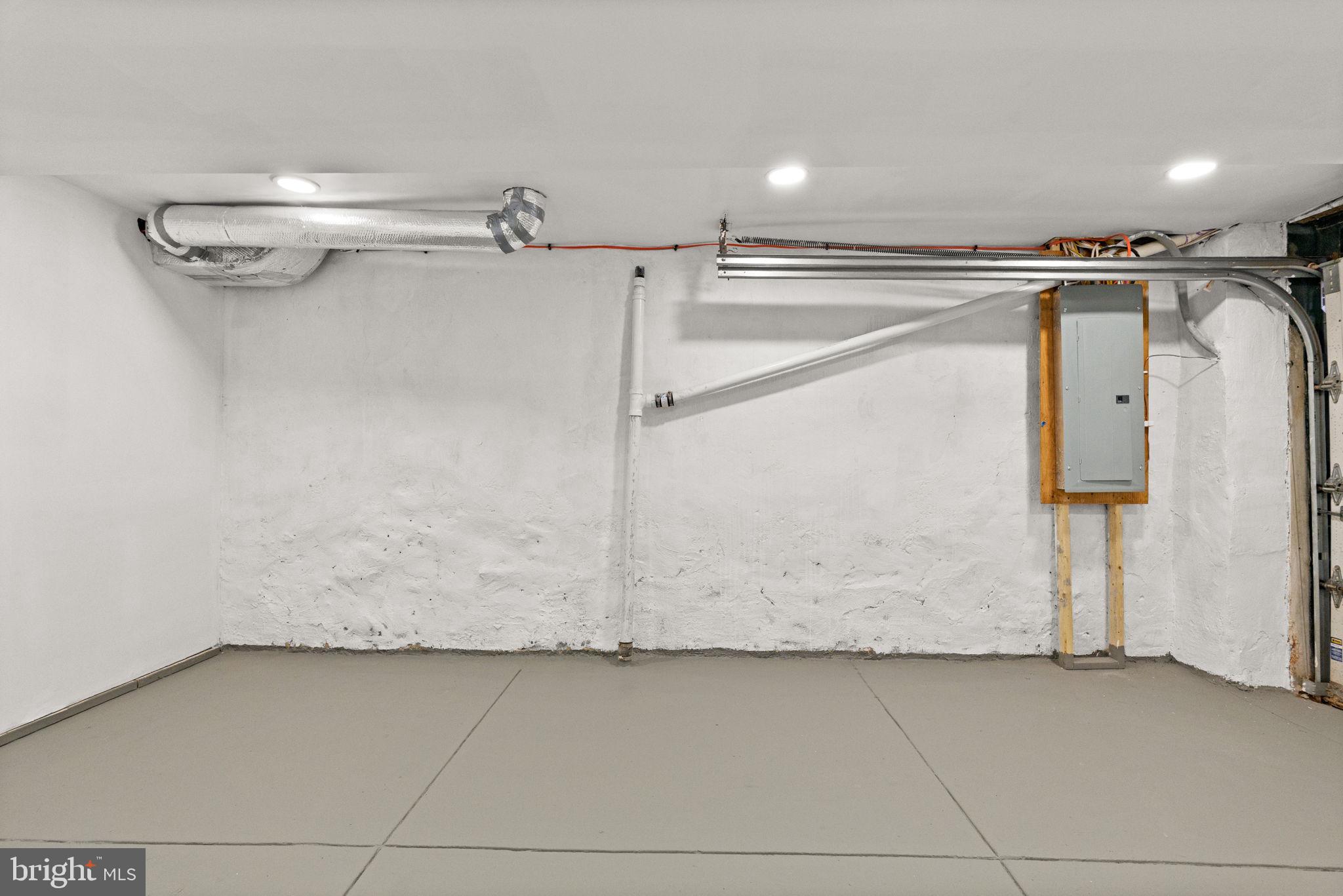 WEST OAK LANE - Residential