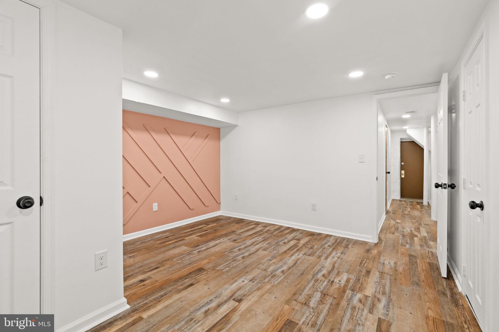 WEST OAK LANE - Residential