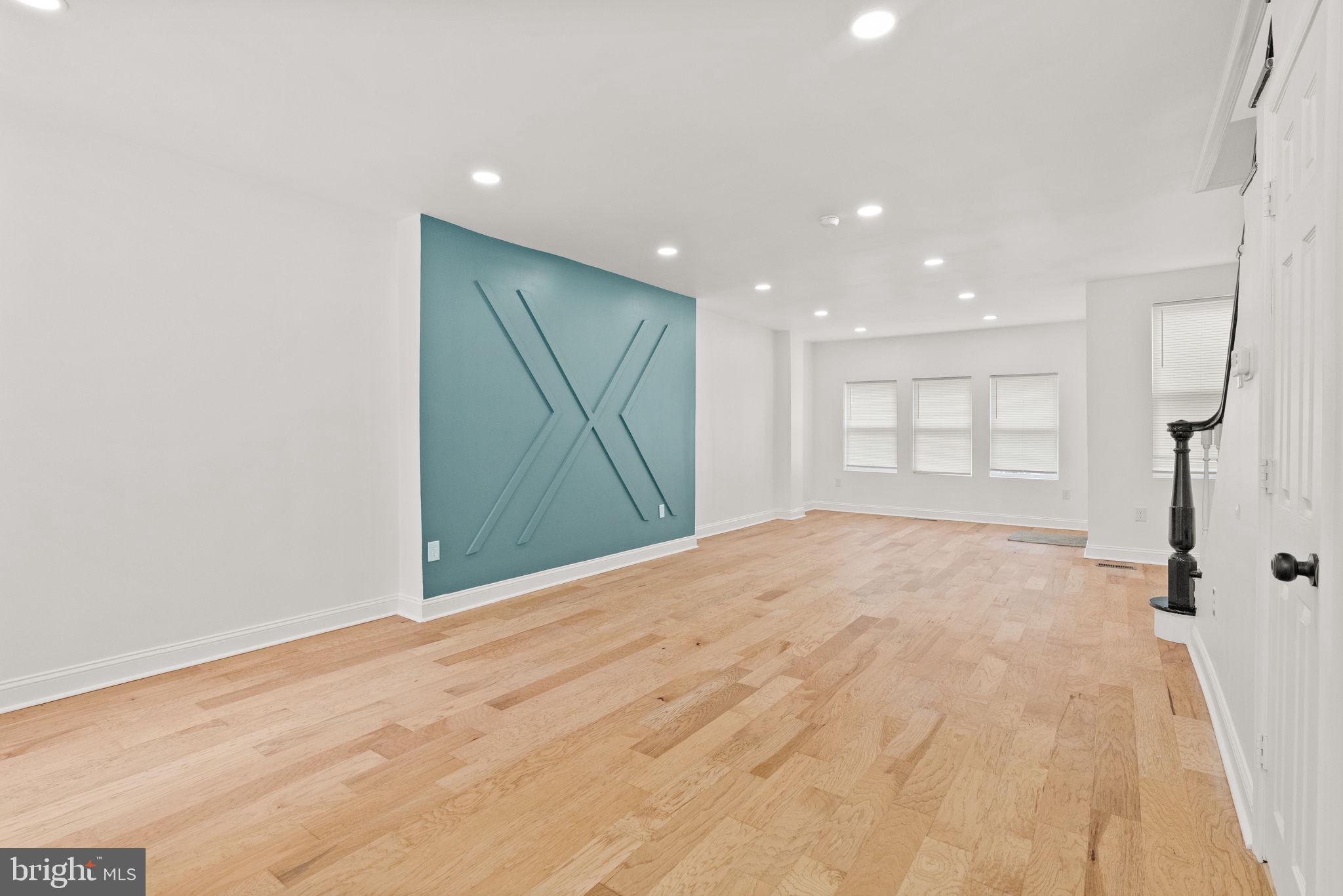 WEST OAK LANE - Residential