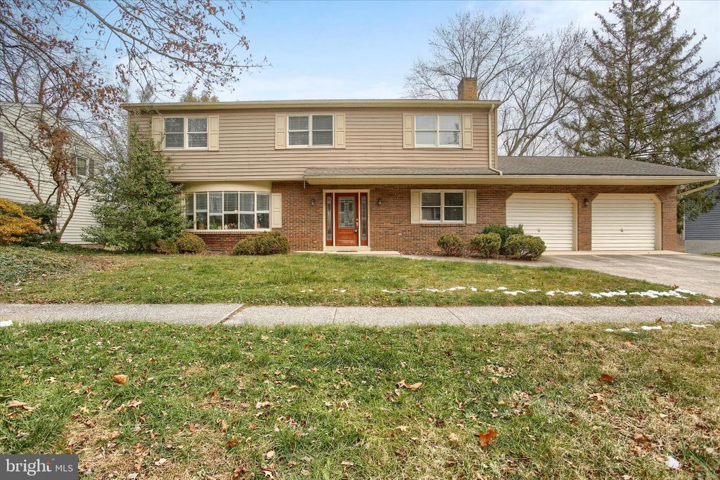 Photo of 516 Lamp Post Lane, CAMP HILL, PA 17011 (MLS # PACB2049234)