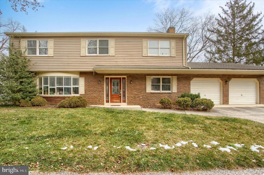 Photo of 516 Lamp Post Lane, CAMP HILL, PA 17011 (MLS # PACB2049234)