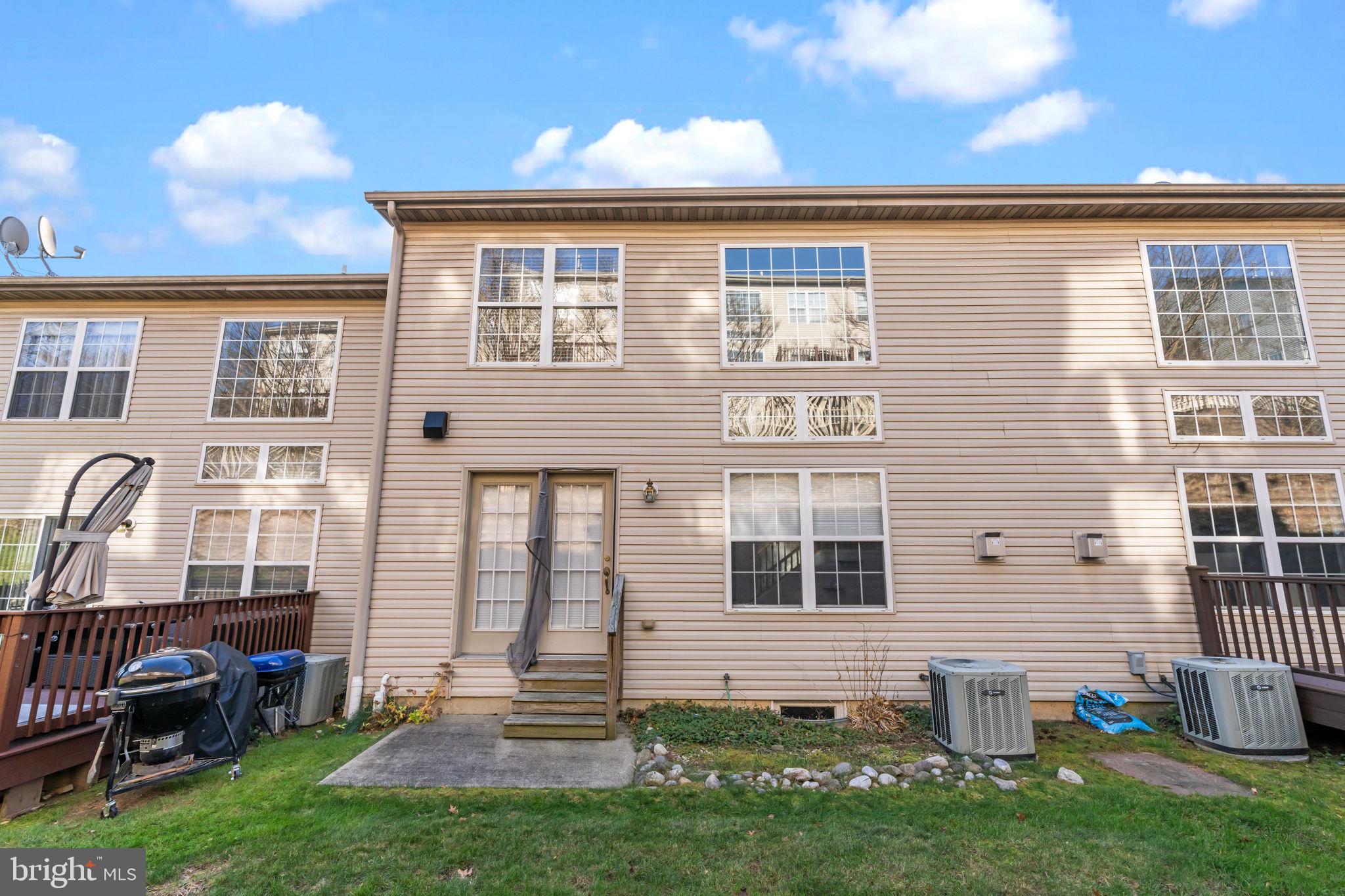 WALNUT RIDGE - Residential Lease