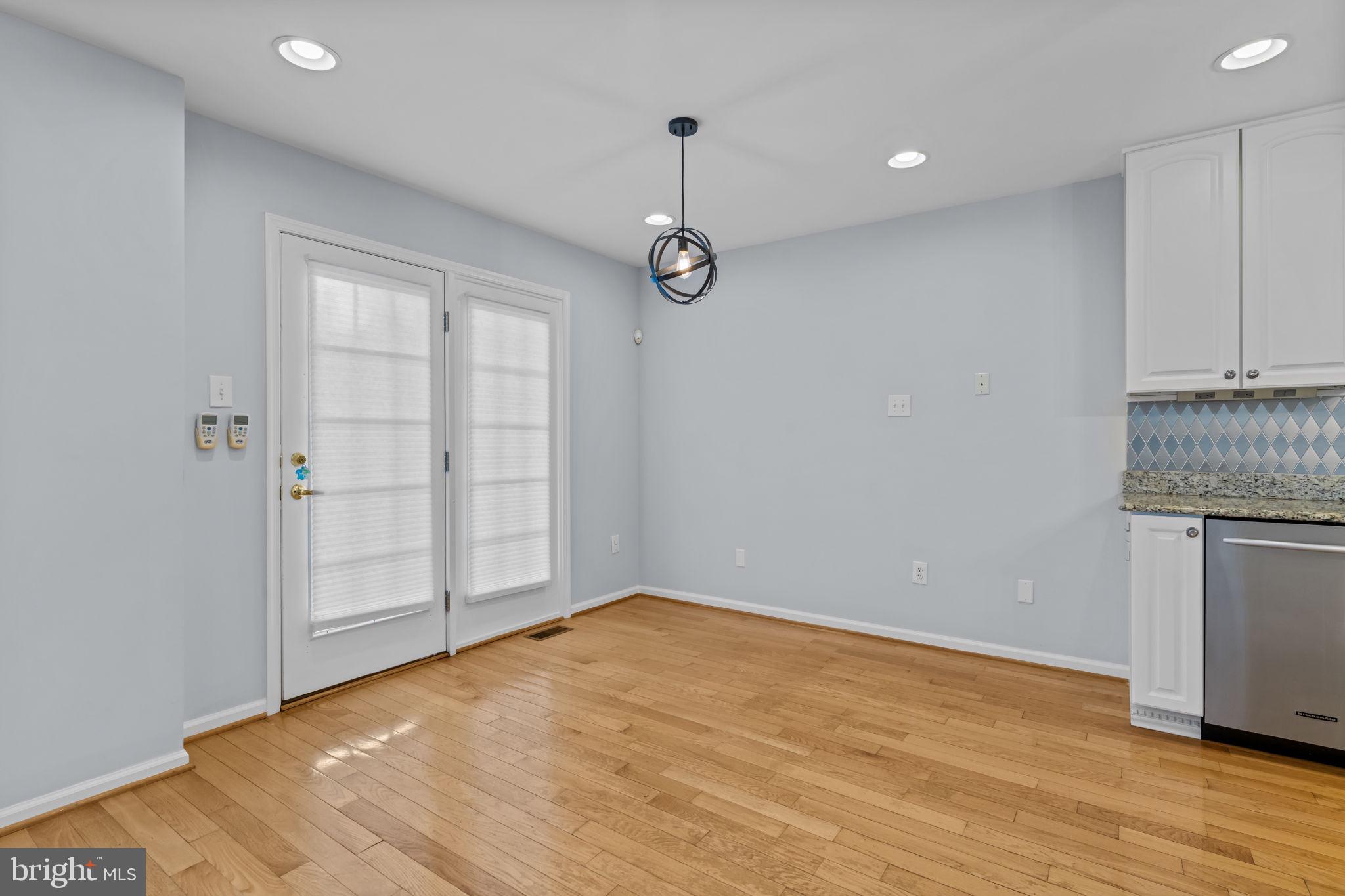 WALNUT RIDGE - Residential Lease