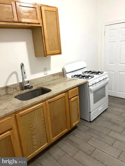 Camden, New Jersey 08102, United States, 5 Bedrooms Bedrooms, ,2 BathroomsBathrooms,Residential,Active,46847