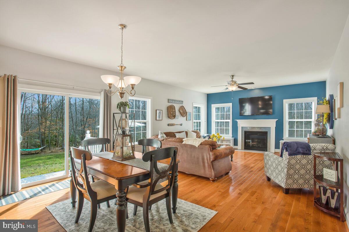 SIMMONS RIDGE - Residential