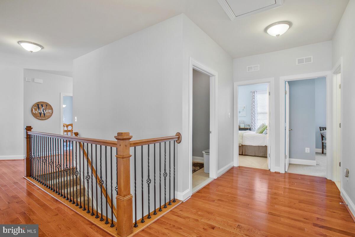 SIMMONS RIDGE - Residential