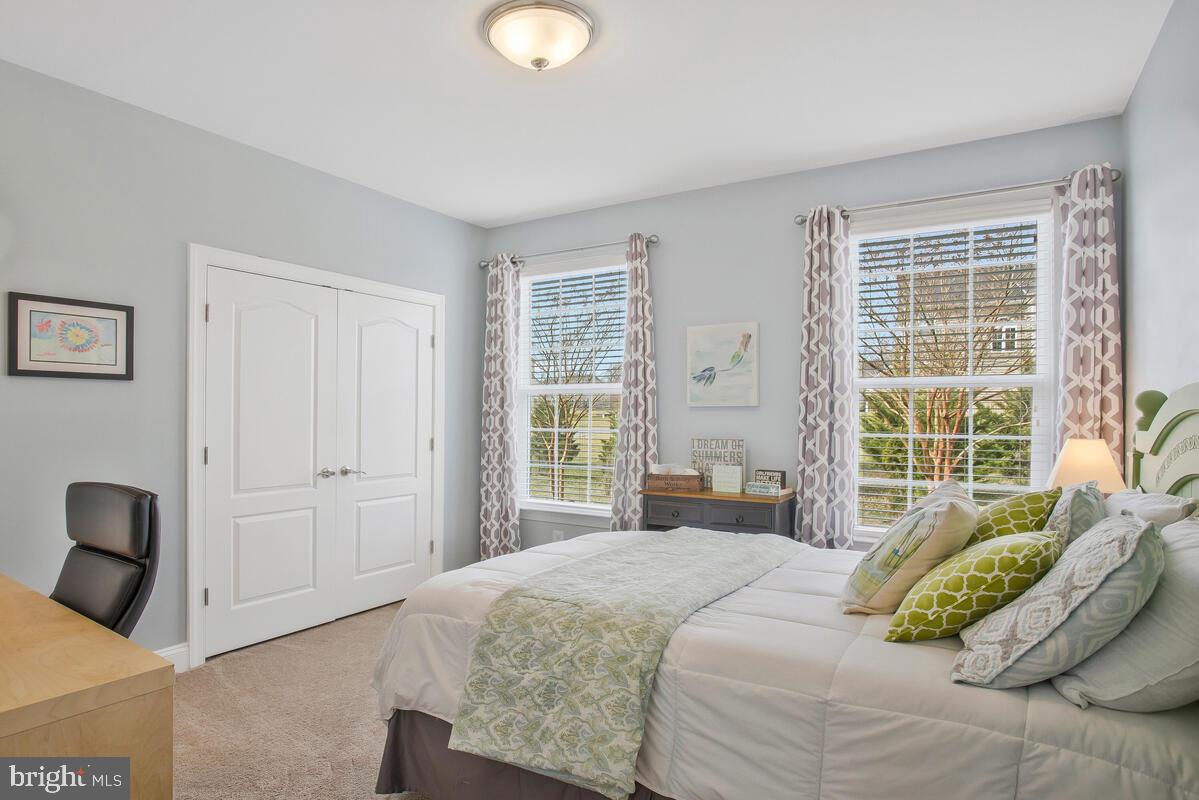 SIMMONS RIDGE - Residential