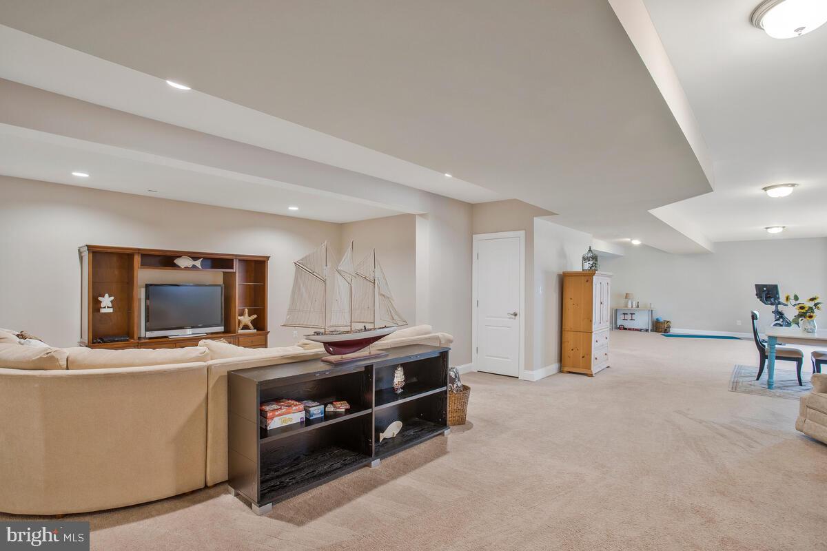 SIMMONS RIDGE - Residential