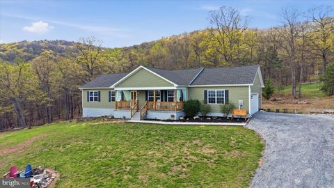 379 JURA DRIVE HEDGESVILLE WV 25427