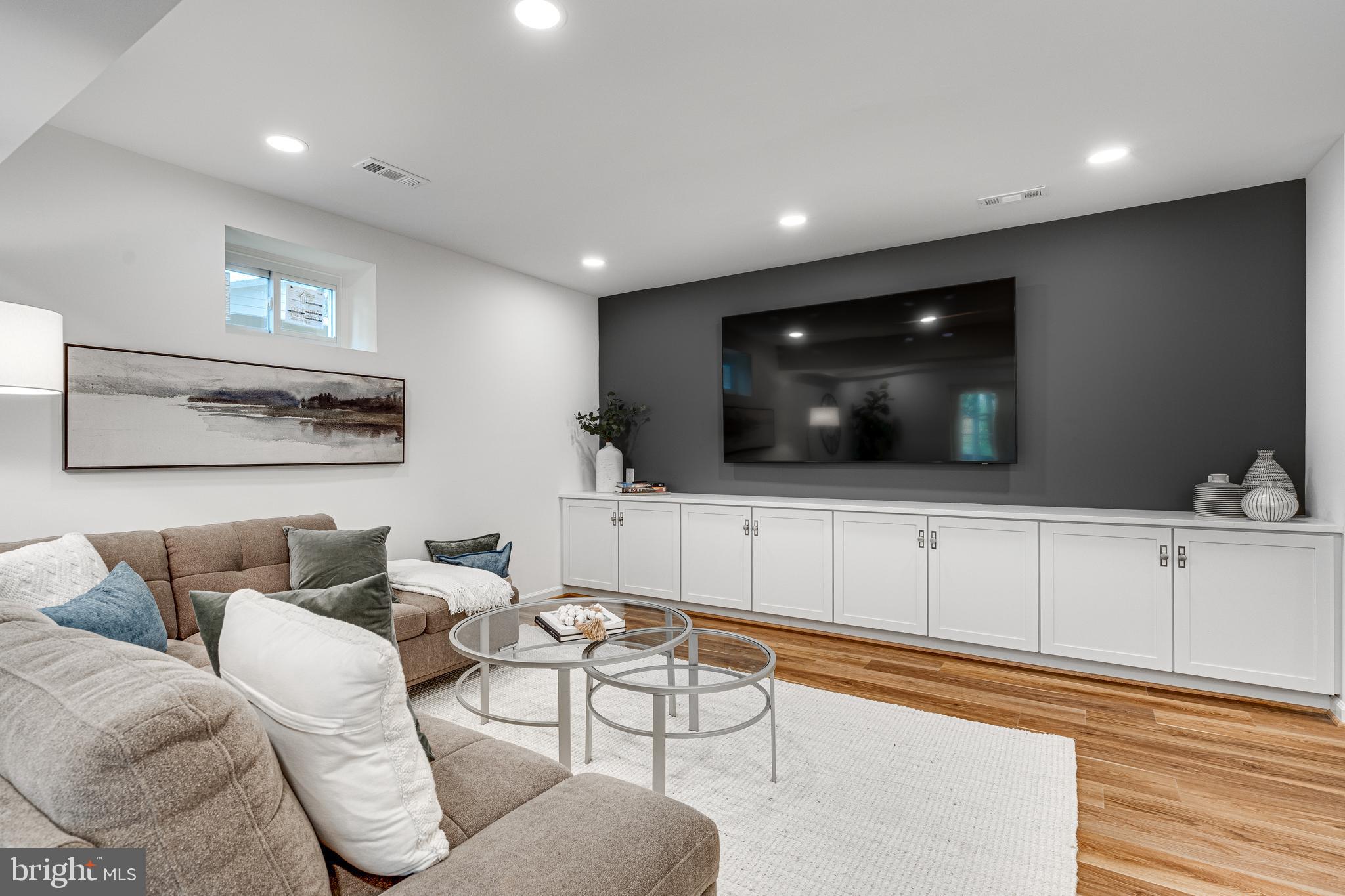 KINGS PARK WEST - Residential