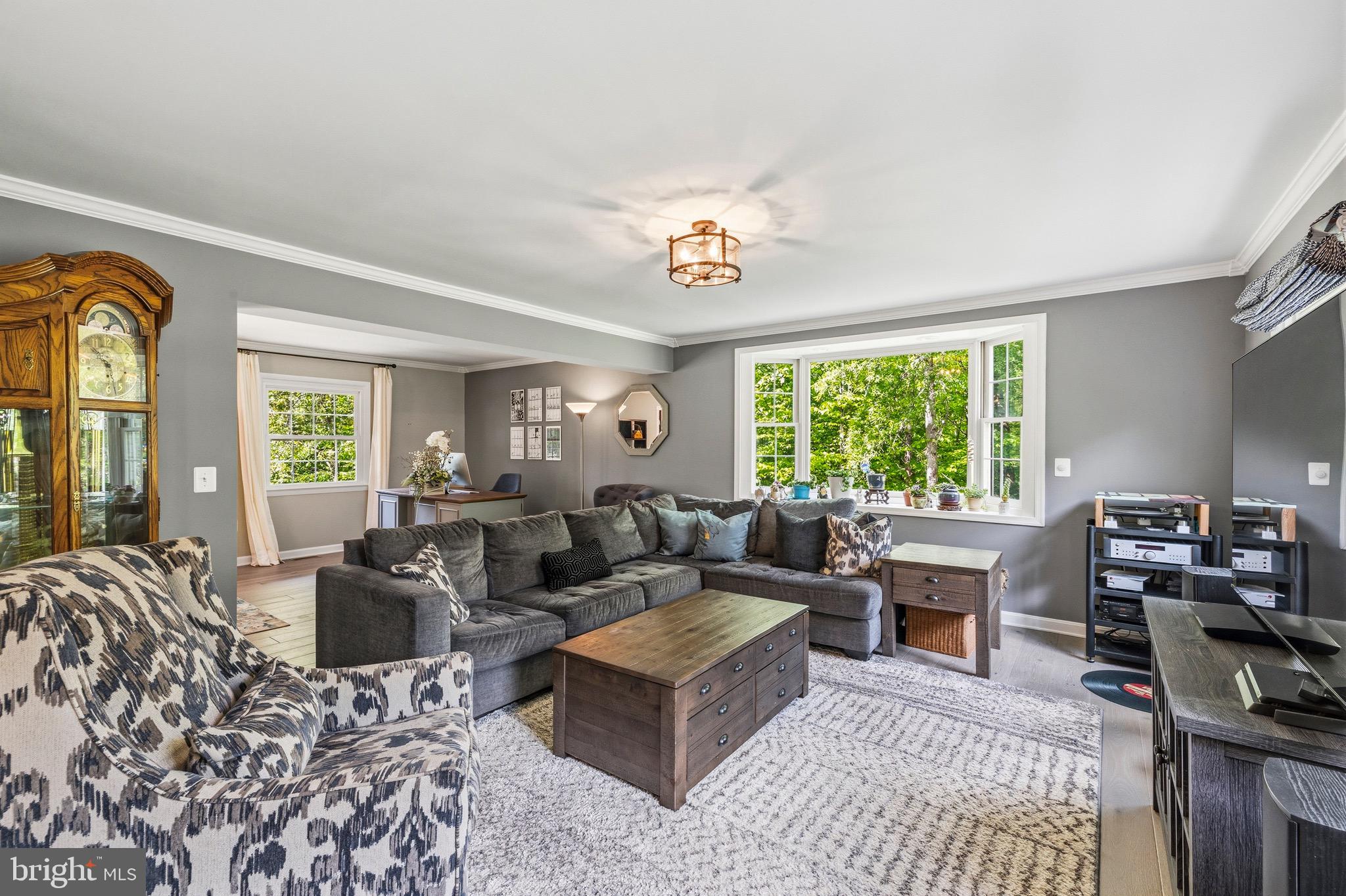 9045 FORESTVIEW DRIVE