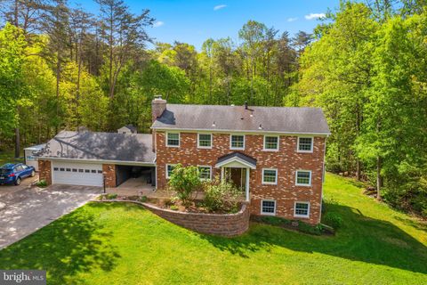 Photo of 9045 Forestview Drive, MANASSAS, VA 20112 (MLS # VAPW2117632)