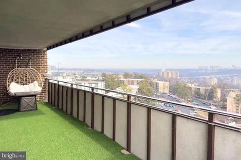 250 S Reynolds Street Unit 1410, Alexandria, VA MLS: VAAX2054826