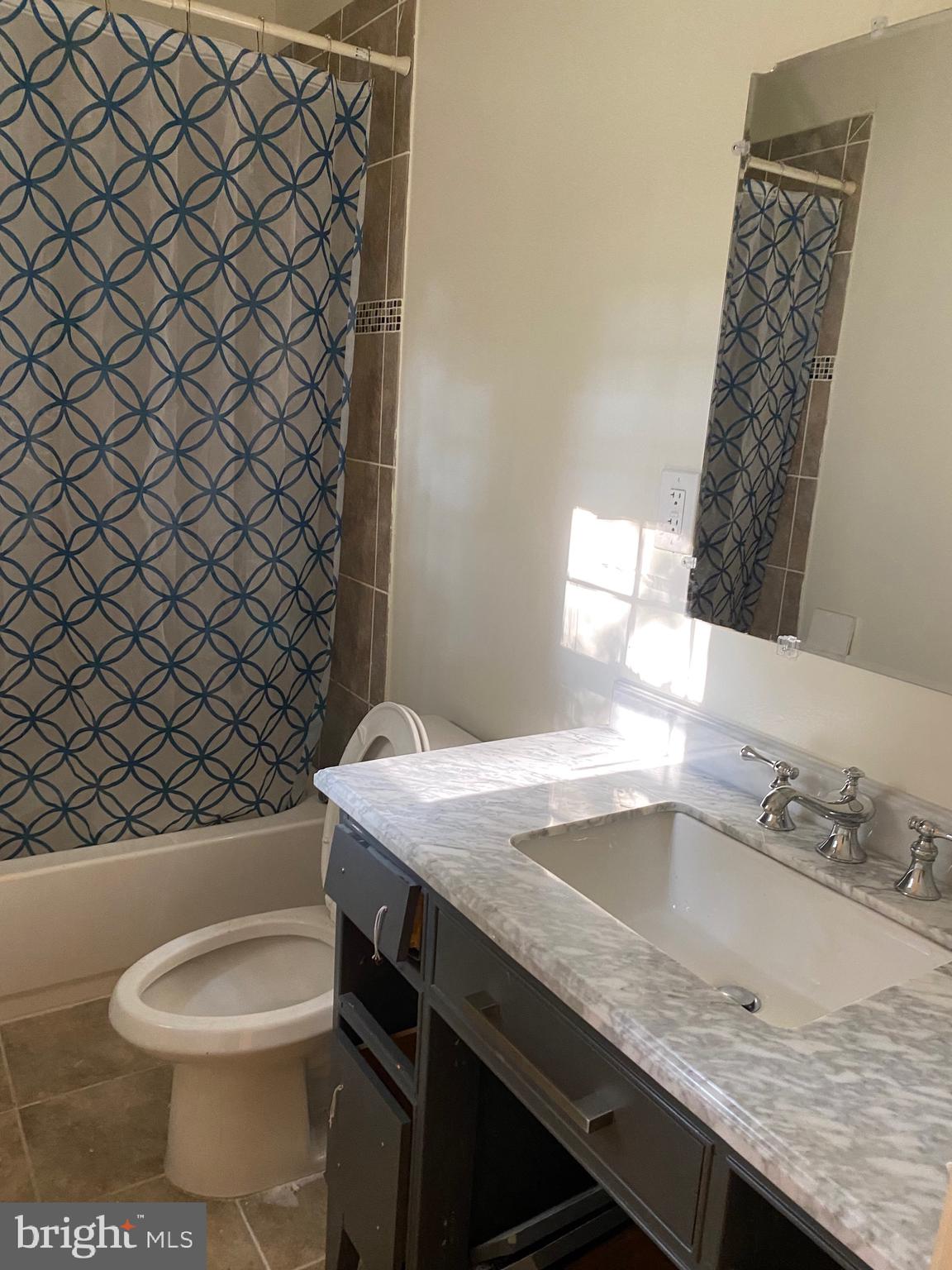 BARNABY MANOR OAKS - Residential Lease