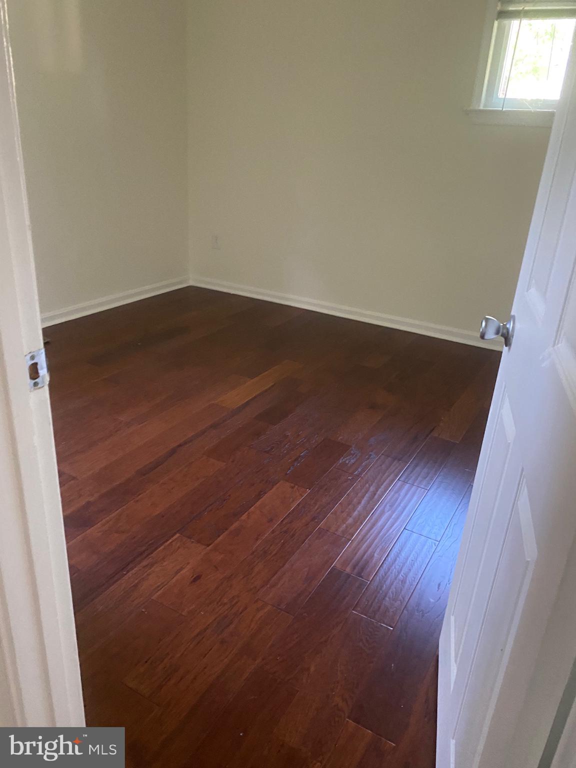 BARNABY MANOR OAKS - Residential Lease