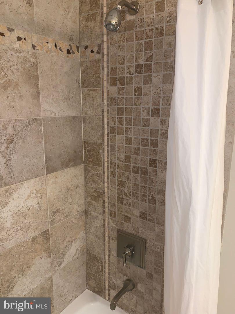 ROCKVILLE - Residential Lease