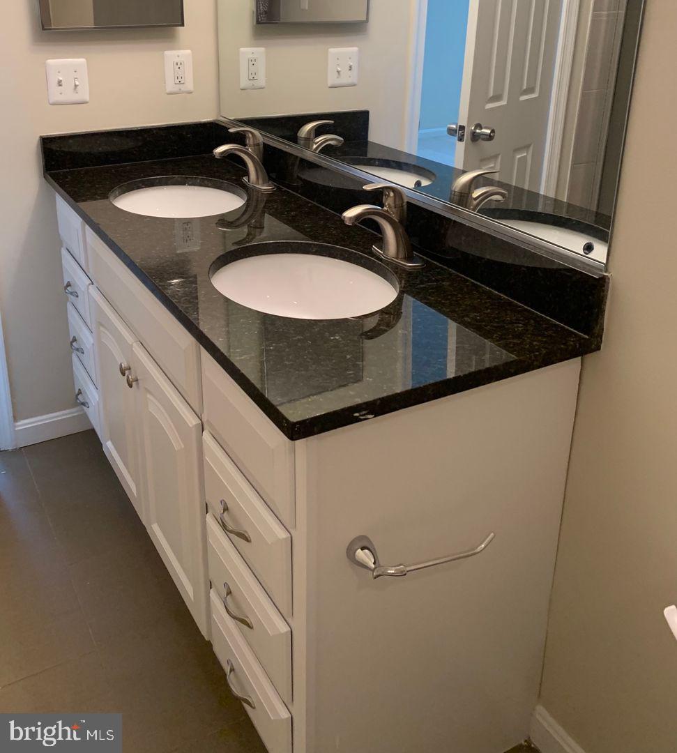 ROCKVILLE - Residential Lease