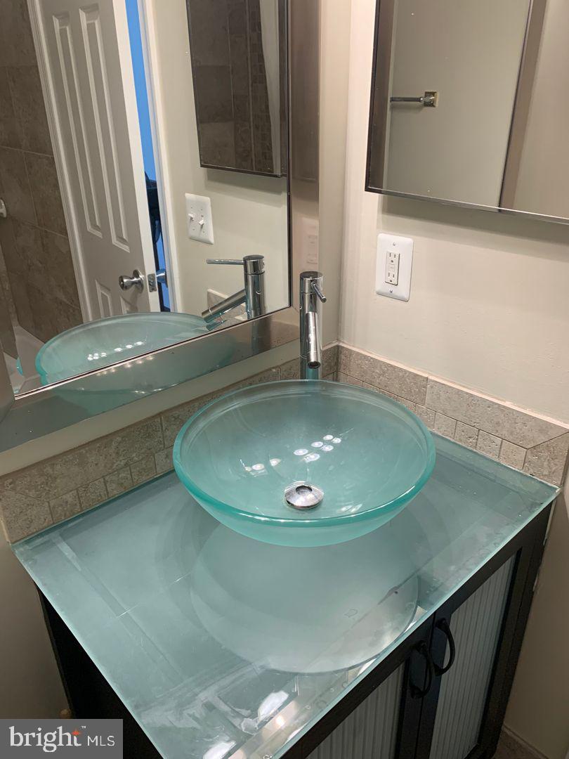 ROCKVILLE - Residential Lease